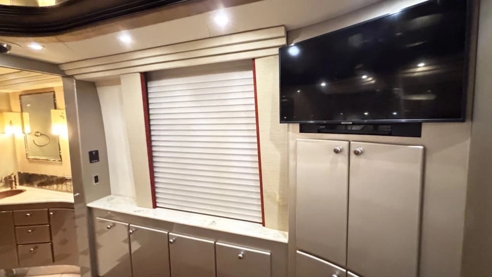 2006 Prevost Country Coach XLII Coach - Thumbnail 9 2006 Prevost Country Coach XLII Coach - Thumbnail 9