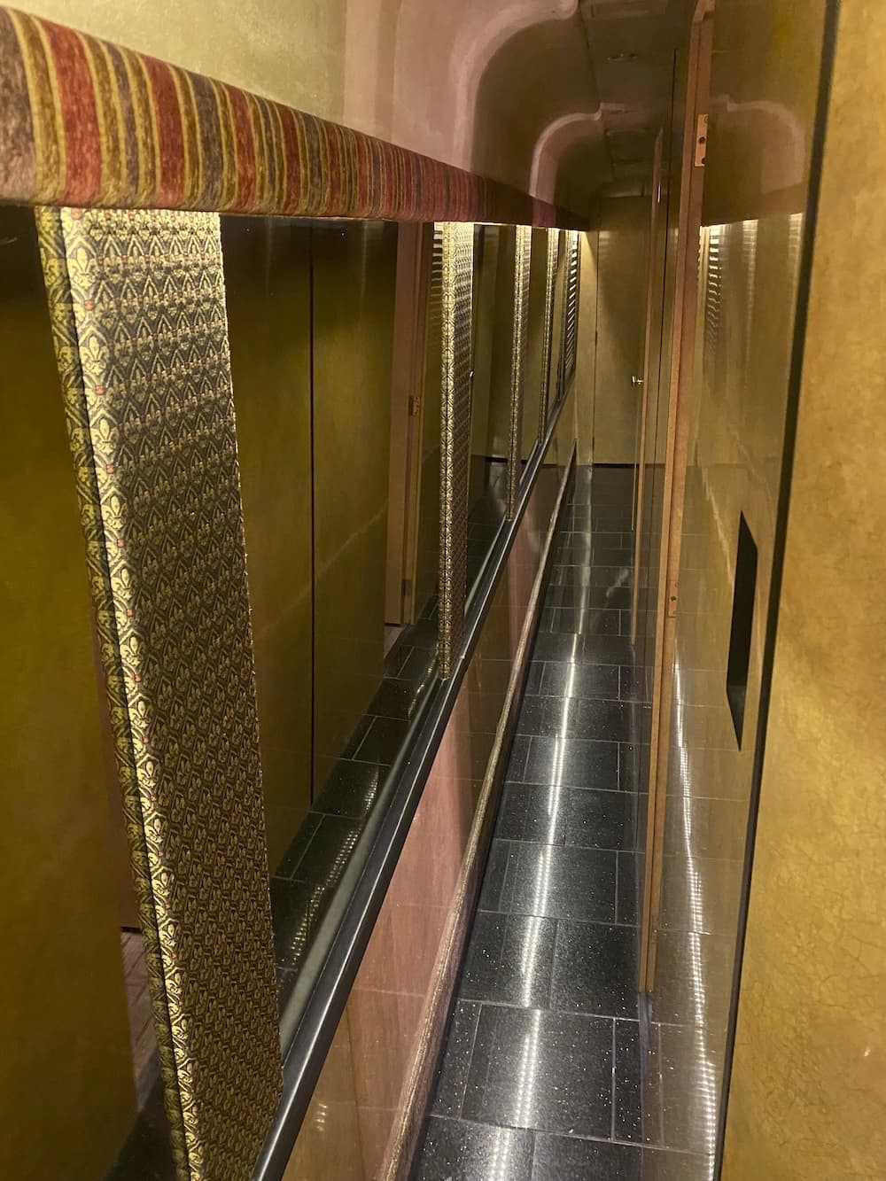 2005 Prevost H3-45 Coach - Thumbnail 7 2005 Prevost H3-45 Coach - Thumbnail 7