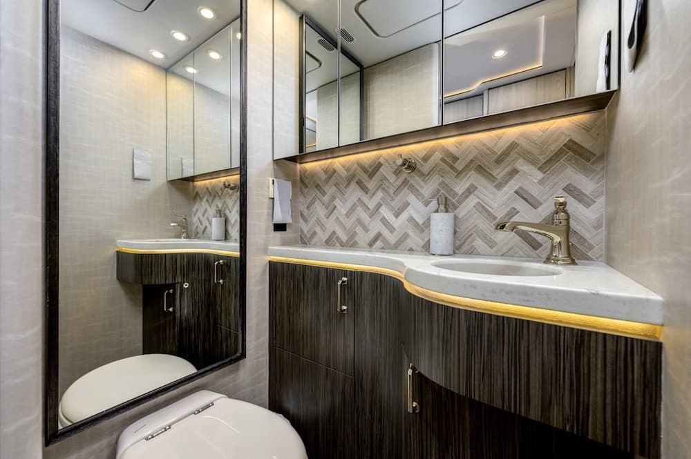 2021 Prevost Marathon H3-45 Coach - Thumbnail 11 2021 Prevost Marathon H3-45 Coach - Thumbnail 11