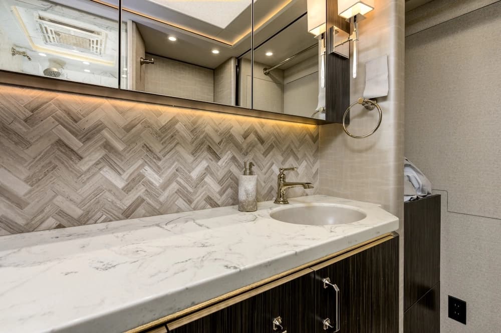 2021 Prevost Marathon H3-45 Coach - Thumbnail 15 2021 Prevost Marathon H3-45 Coach - Thumbnail 15