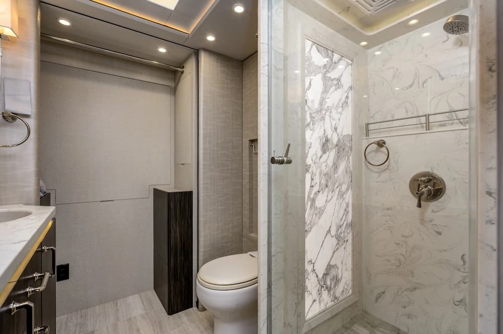 2021 Prevost Marathon H3-45 Coach - Thumbnail 16 2021 Prevost Marathon H3-45 Coach - Thumbnail 16