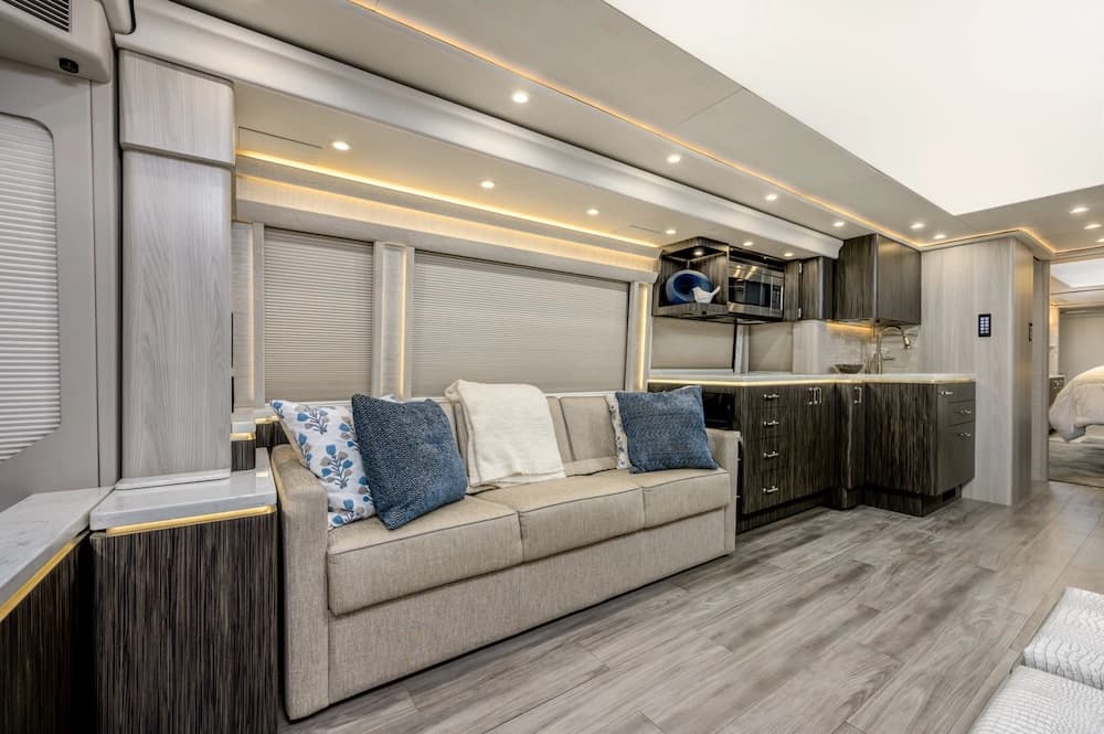 2021 Prevost Marathon H3-45 Coach - Thumbnail 3 2021 Prevost Marathon H3-45 Coach - Thumbnail 3