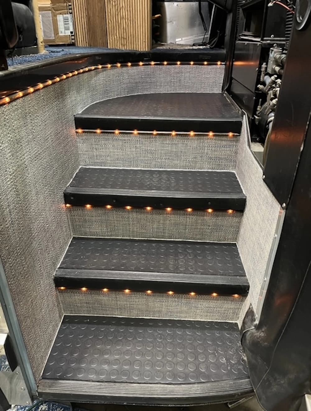 1996 Prevost XL 40 Coach - Thumbnail 7 1996 Prevost XL 40 Coach - Thumbnail 7