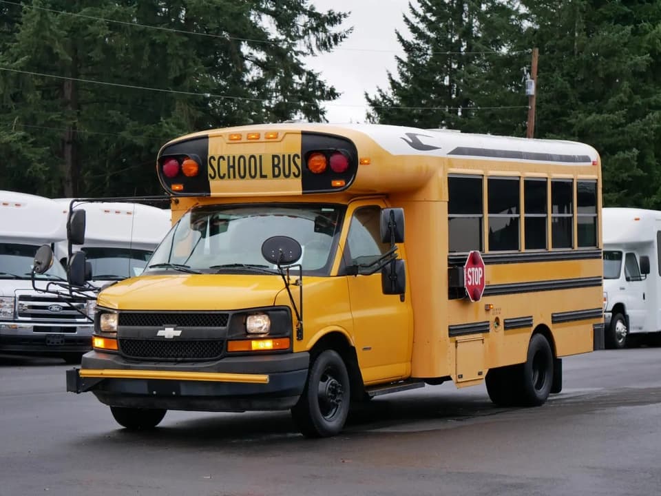 2008 Blue Bird Micro Bird - Thumbnail 2 2008 Blue Bird Micro Bird - Thumbnail 2