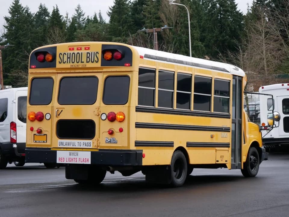 2008 Blue Bird Micro Bird - Thumbnail 3 2008 Blue Bird Micro Bird - Thumbnail 3