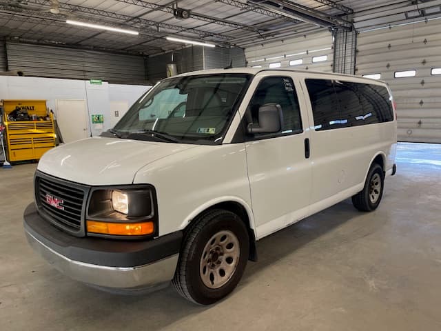 2014 GMC Savana 1500 LS bus 2014 GMC Savana 1500 LS bus
