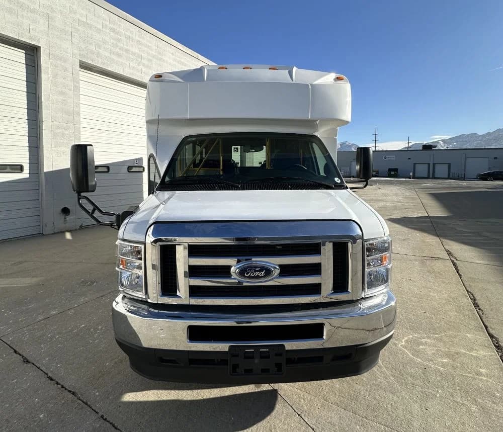 2024 Glaval Universal - Thumbnail 12 2024 Glaval Universal - Thumbnail 12