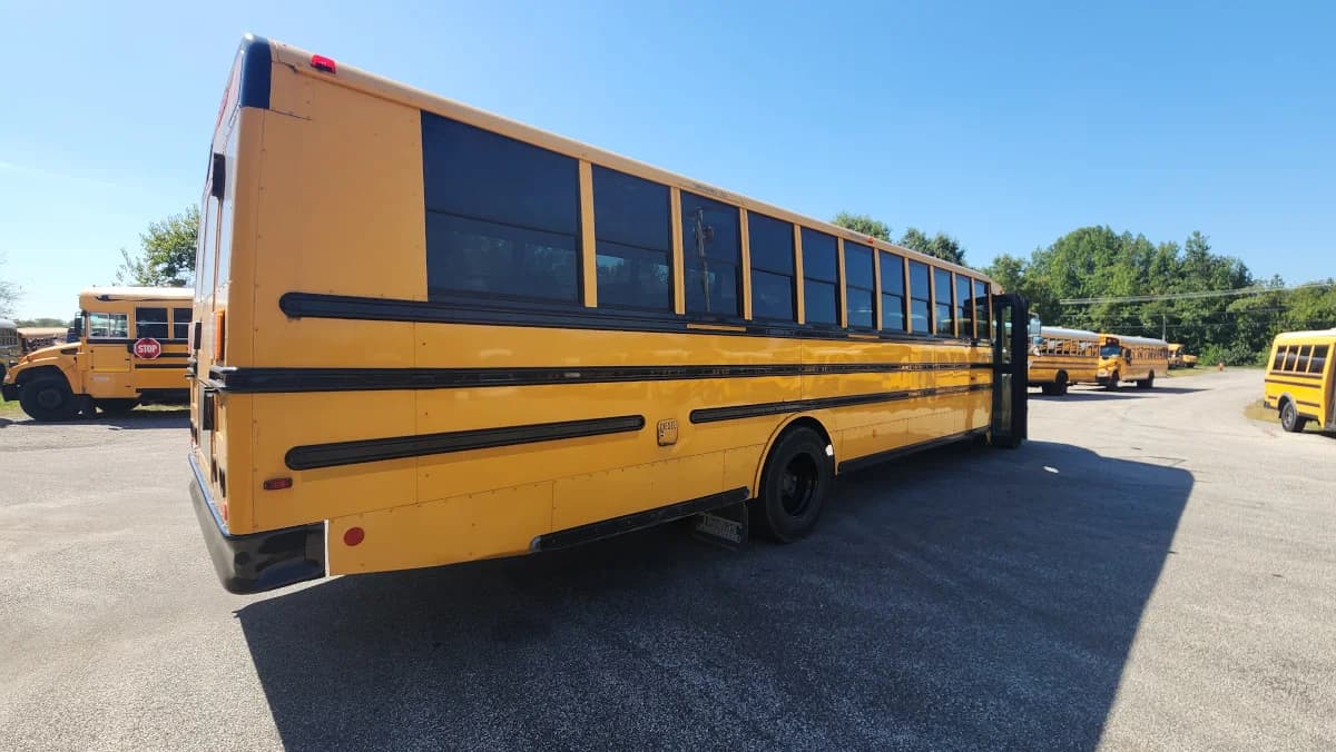 2017 Thomas C2 78 Passenger - Thumbnail 3 2017 Thomas C2 78 Passenger - Thumbnail 3