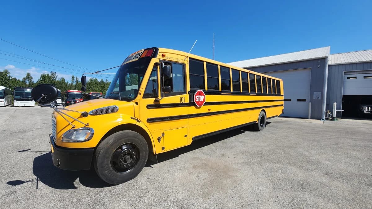 2017 Thomas C2 78 Passenger - Thumbnail 1 2017 Thomas C2 78 Passenger - Thumbnail 1