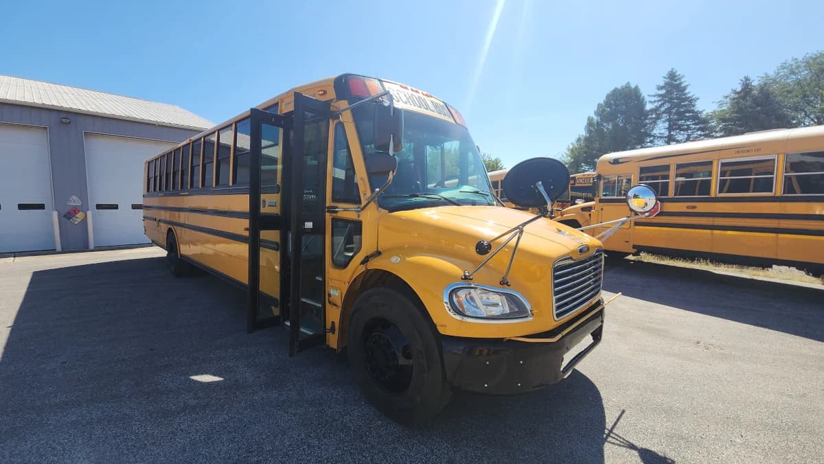 2017 Thomas C2 78 Passenger - Thumbnail 18 2017 Thomas C2 78 Passenger - Thumbnail 18