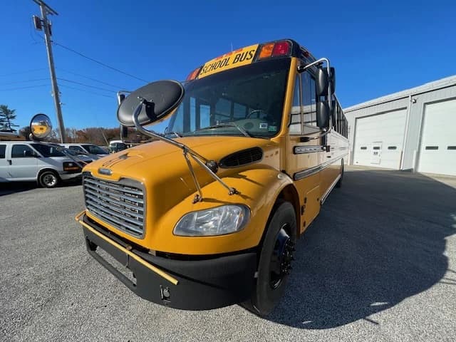 2017 Thomas Saf-T-Liner 72P - Thumbnail 1 2017 Thomas Saf-T-Liner 72P - Thumbnail 1