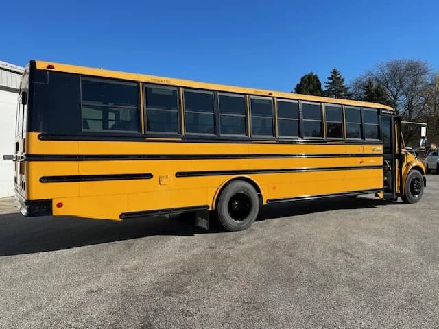 2017 Thomas Saf-T-Liner 72P - Thumbnail 19 2017 Thomas Saf-T-Liner 72P - Thumbnail 19