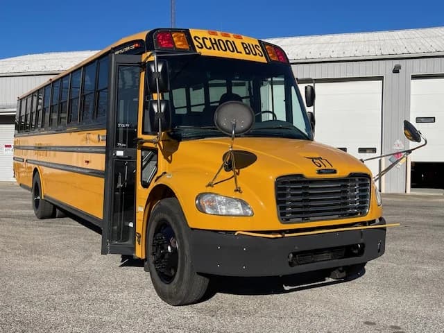 2017 Thomas Saf-T-Liner 72P - Thumbnail 17 2017 Thomas Saf-T-Liner 72P - Thumbnail 17