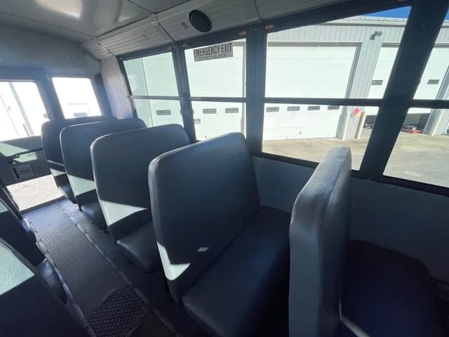 2017 Thomas Saf-T-Liner 72P - Thumbnail 6 2017 Thomas Saf-T-Liner 72P - Thumbnail 6