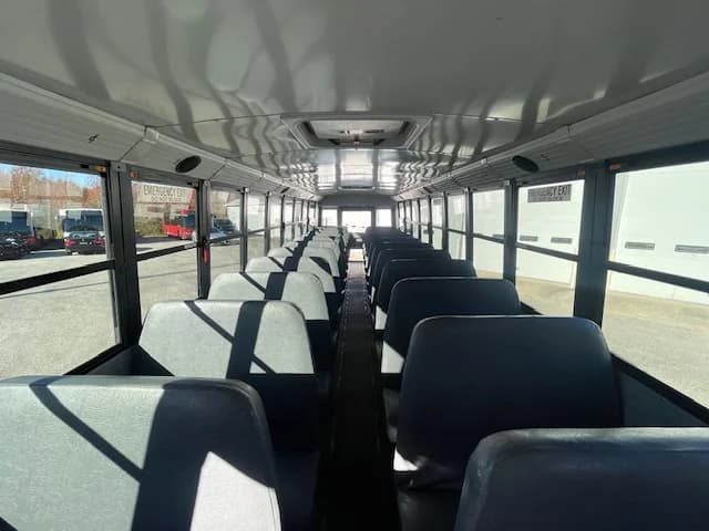 2017 Thomas Saf-T-Liner 72P - Thumbnail 4 2017 Thomas Saf-T-Liner 72P - Thumbnail 4