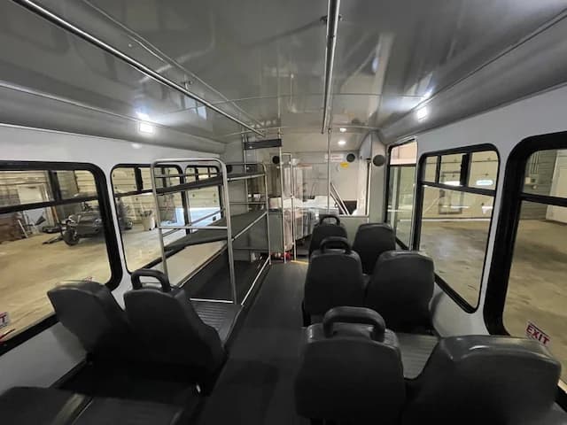 2018 Ford F-550 ADA Starcraft 26P - Image 7 2018 Ford F-550 ADA Starcraft 26P - Image 7