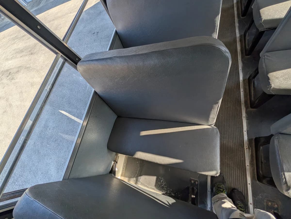 2016 International CE 72 Passenger - Image 10 2016 International CE 72 Passenger - Image 10