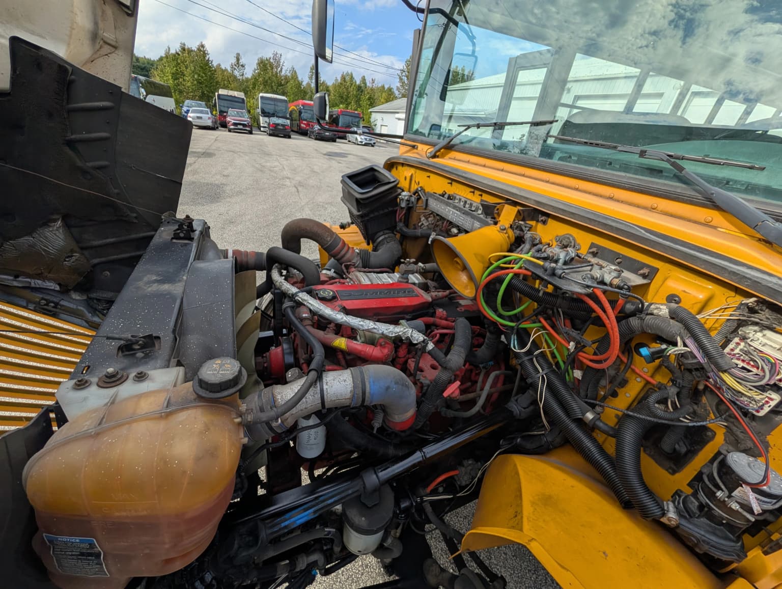 2016 International CE 72 Passenger - Image 14 2016 International CE 72 Passenger - Image 14