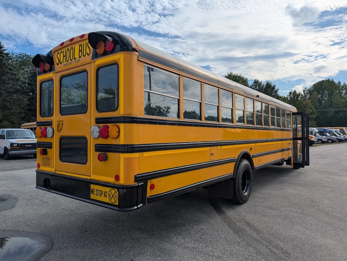 2016 International CE 72 Passenger - Image 19 2016 International CE 72 Passenger - Image 19