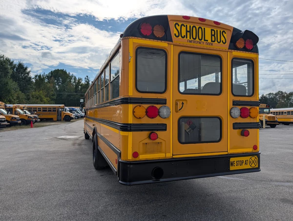 2016 International CE 72 Passenger - Image 21 2016 International CE 72 Passenger - Image 21