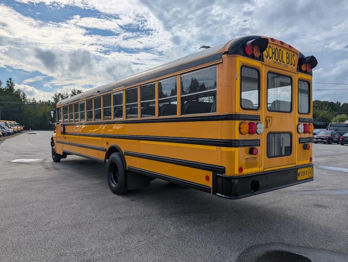 2016 International CE 72 Passenger - Image 22 2016 International CE 72 Passenger - Image 22