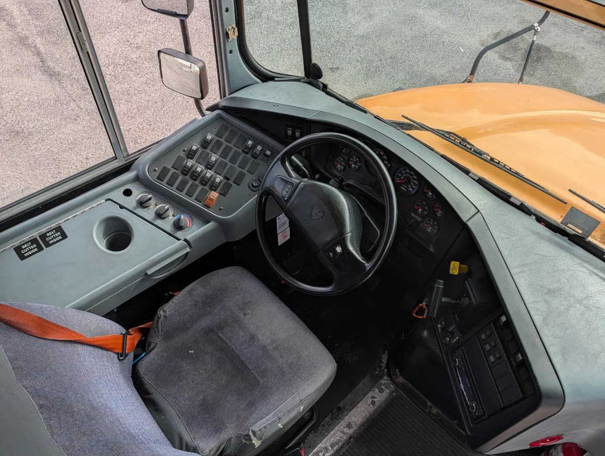 2016 International CE 72 Passenger - Image 6 2016 International CE 72 Passenger - Image 6