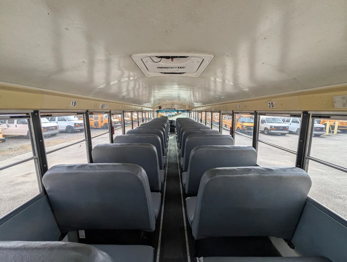 2016 International CE 72 Passenger - Image 10 2016 International CE 72 Passenger - Image 10