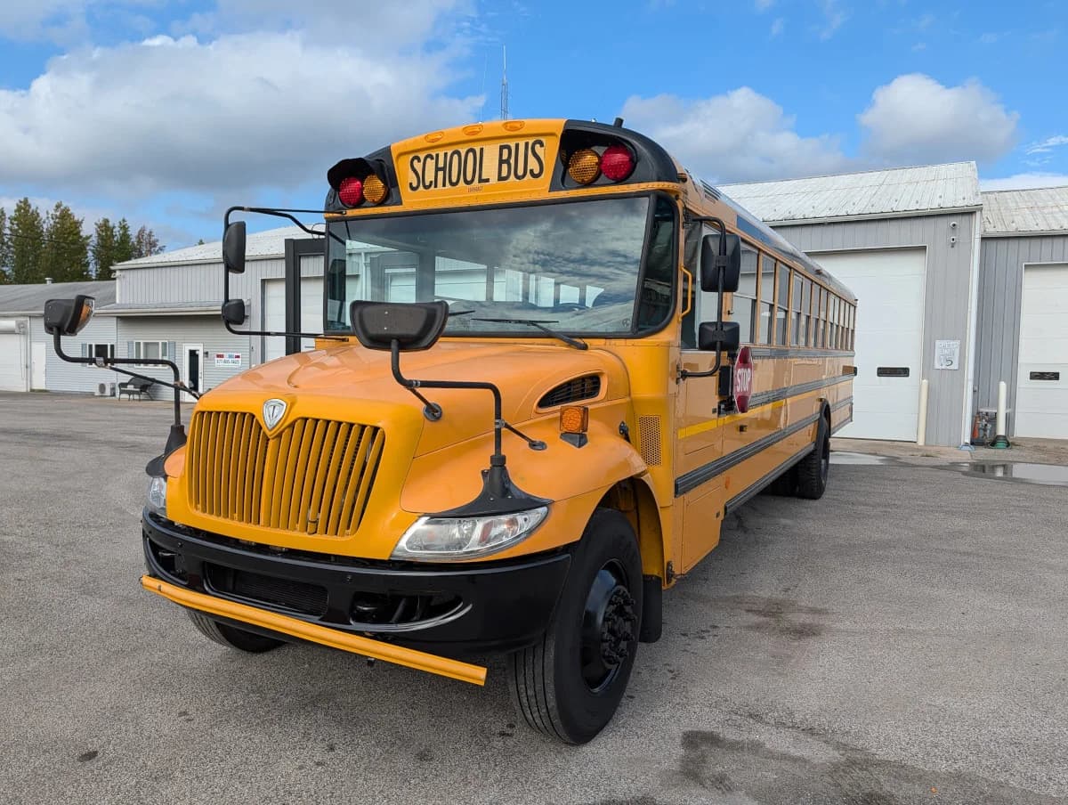 2016 International CE 72 Passenger - Image 15 2016 International CE 72 Passenger - Image 15