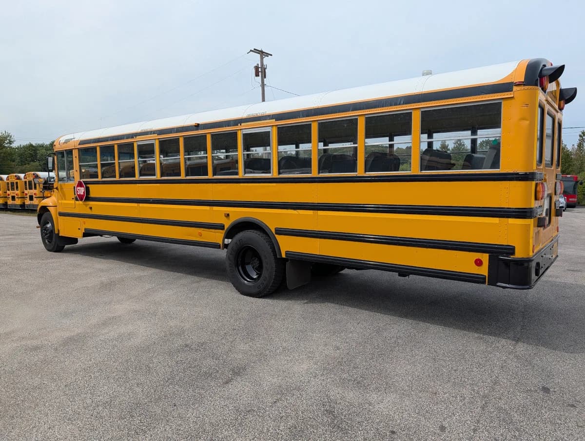 2016 International CE 72 Passenger - Thumbnail 4 2016 International CE 72 Passenger - Thumbnail 4