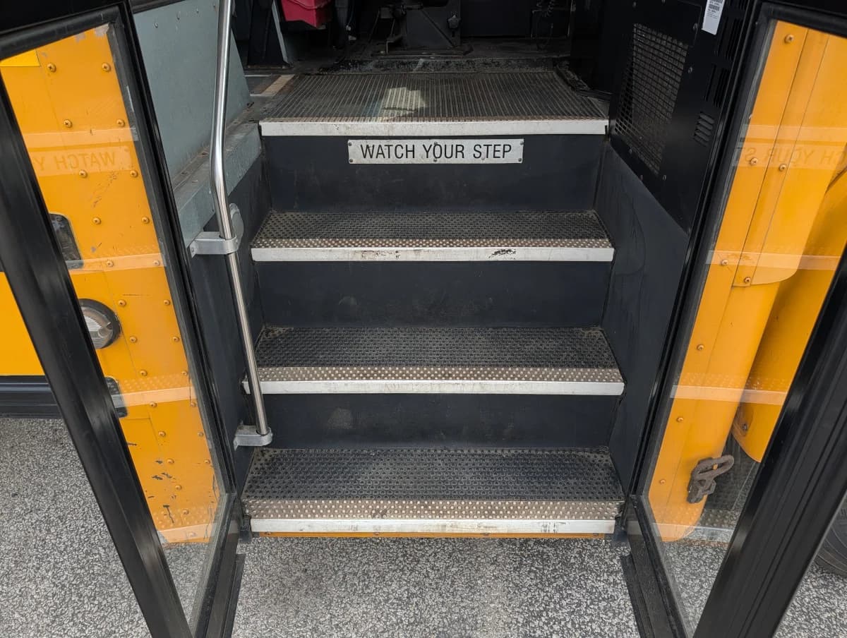 2016 International CE 72 Passenger - Thumbnail 5 2016 International CE 72 Passenger - Thumbnail 5