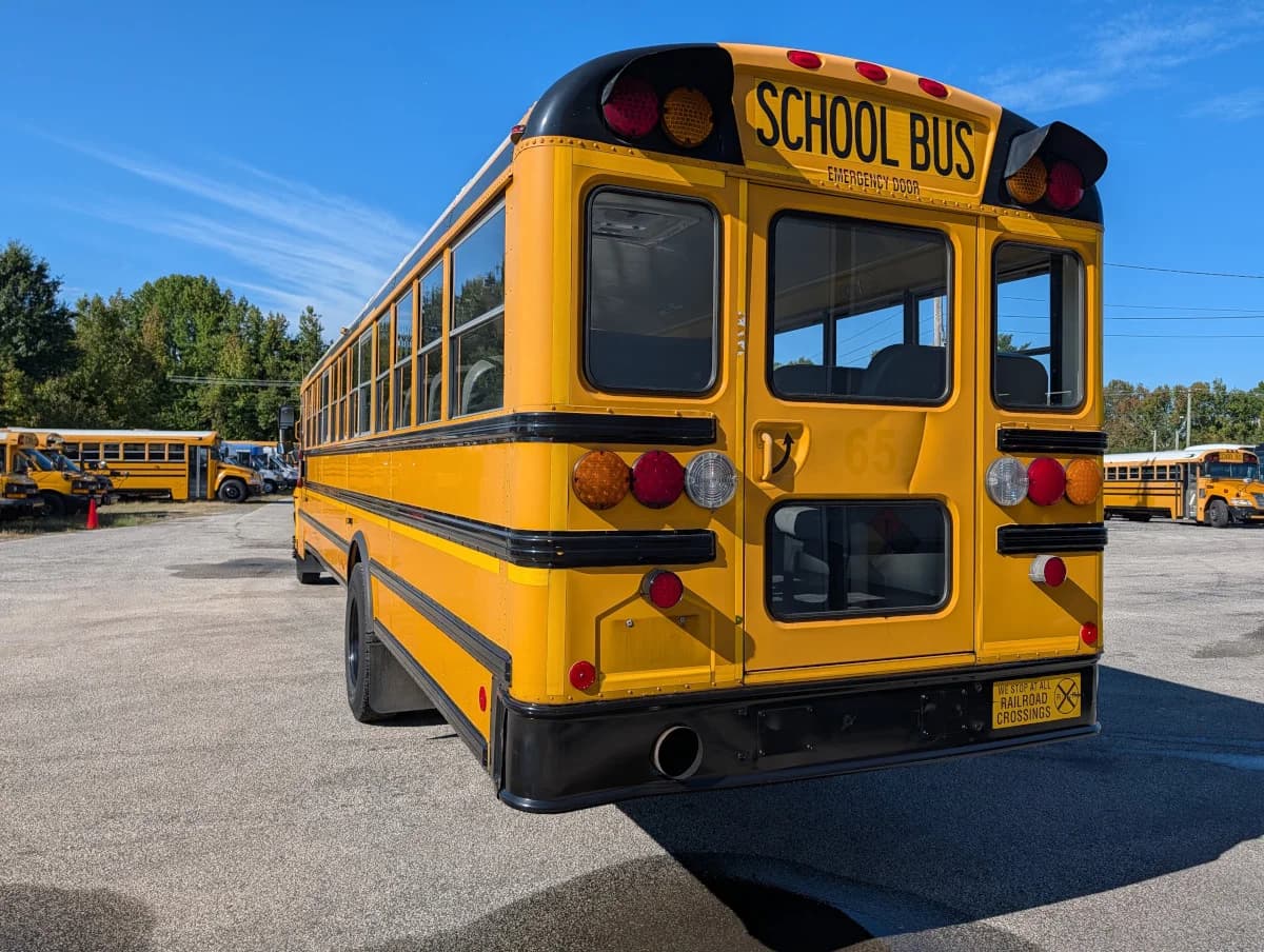 2016 International CE 72 Passenger - Thumbnail 25 2016 International CE 72 Passenger - Thumbnail 25