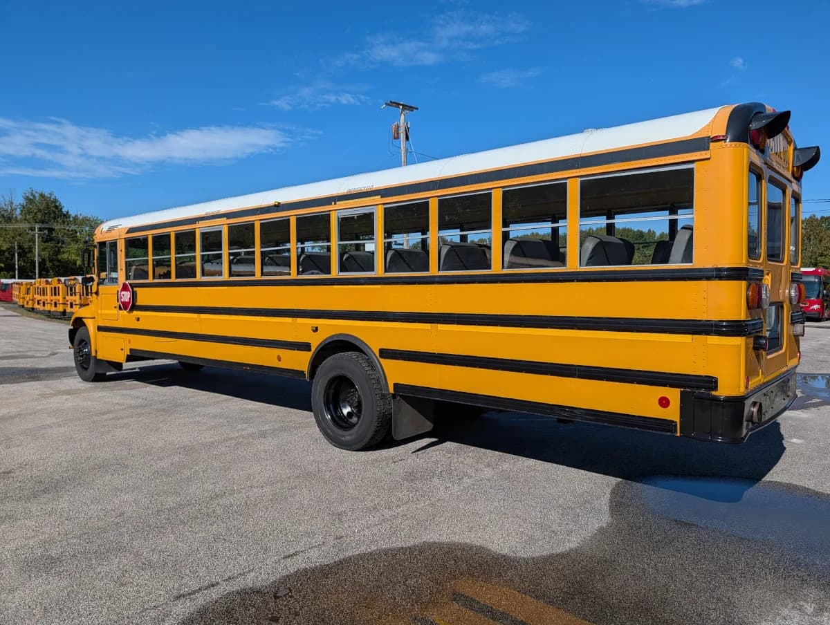 2016 International CE 72 Passenger - Thumbnail 4 2016 International CE 72 Passenger - Thumbnail 4