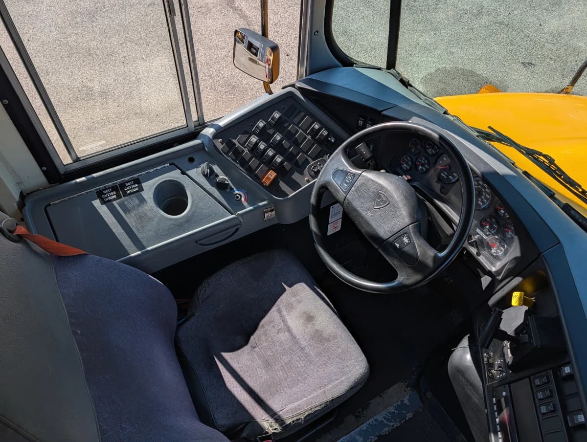 2016 International CE 72 Passenger - Thumbnail 14 2016 International CE 72 Passenger - Thumbnail 14