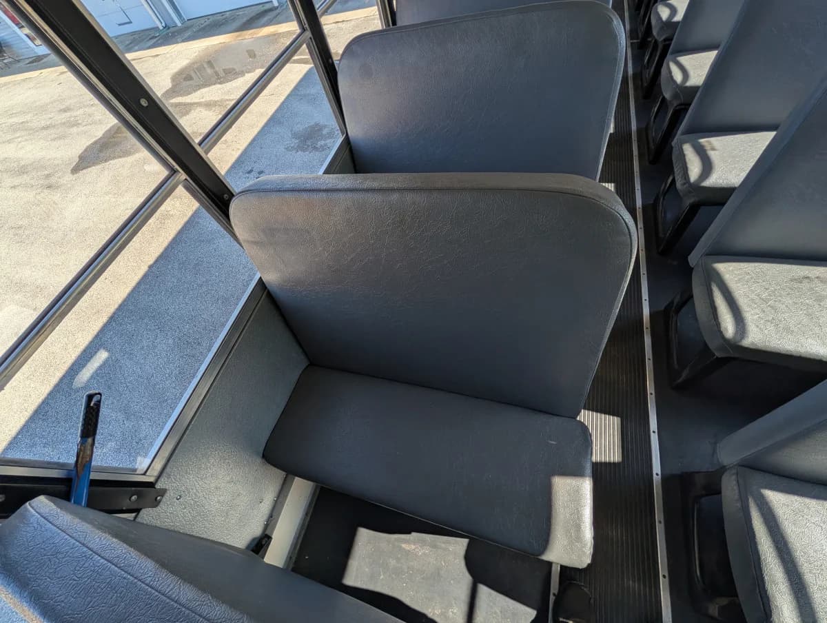 2016 International CE 72 Passenger - Thumbnail 8 2016 International CE 72 Passenger - Thumbnail 8