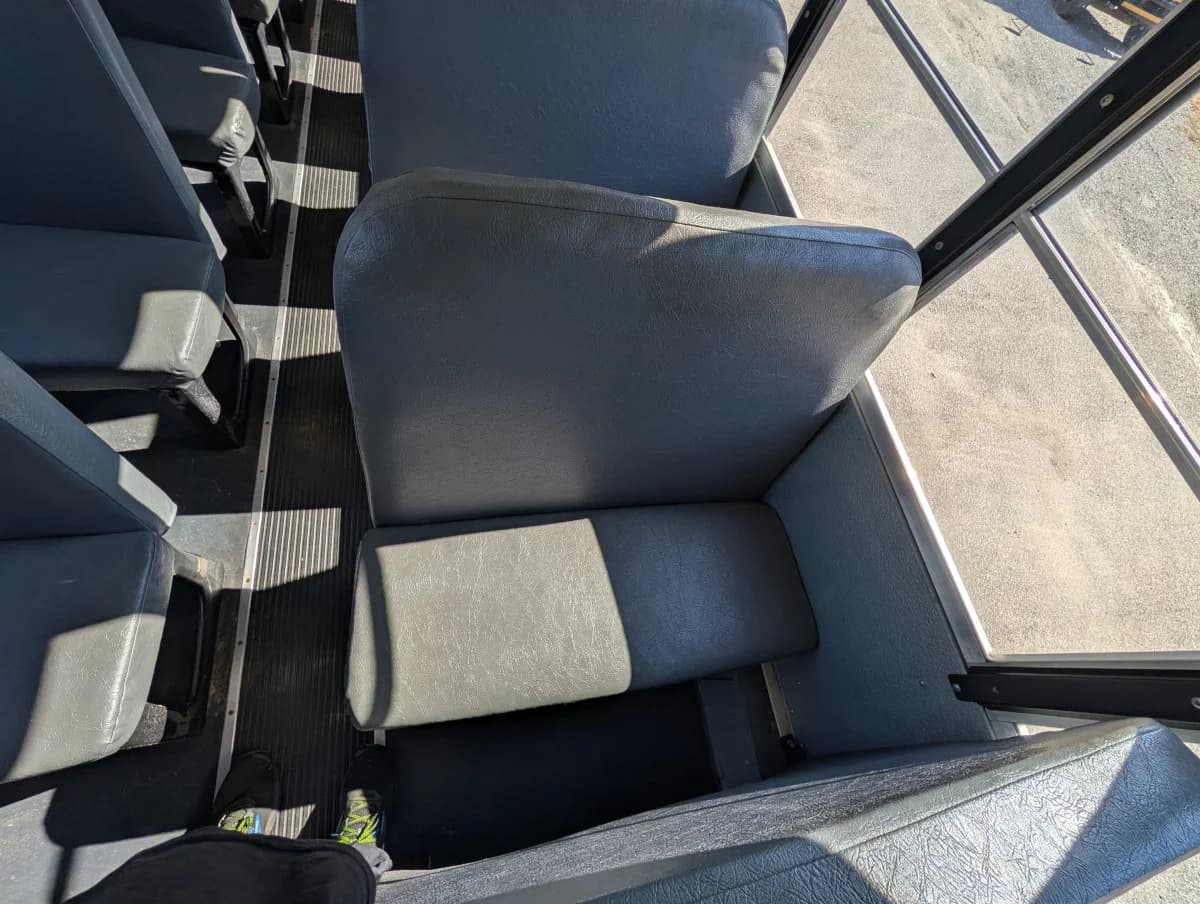 2016 International CE 72 Passenger - Thumbnail 9 2016 International CE 72 Passenger - Thumbnail 9