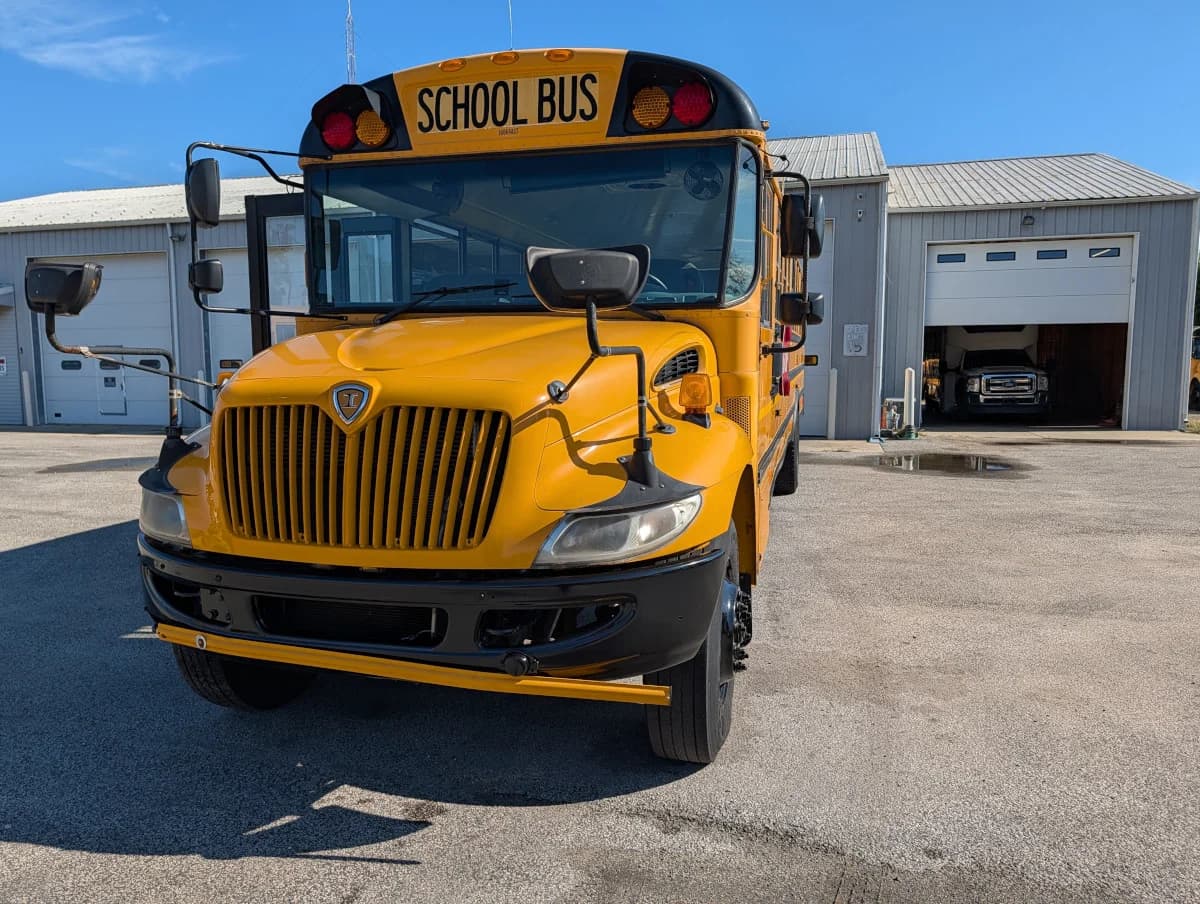 2016 International CE 72 Passenger - Thumbnail 20 2016 International CE 72 Passenger - Thumbnail 20