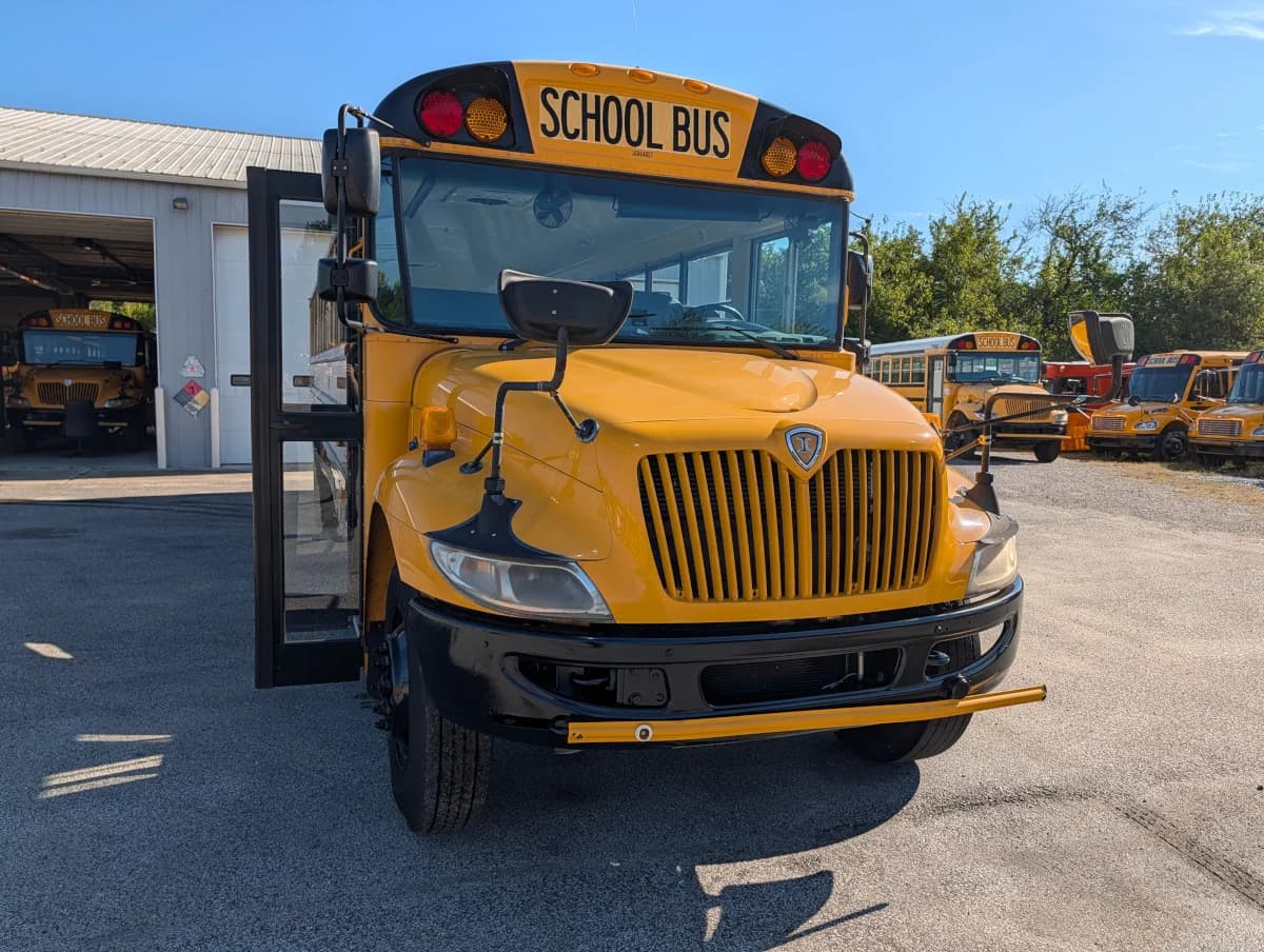 2016 International CE 72 Passenger - Thumbnail 21 2016 International CE 72 Passenger - Thumbnail 21