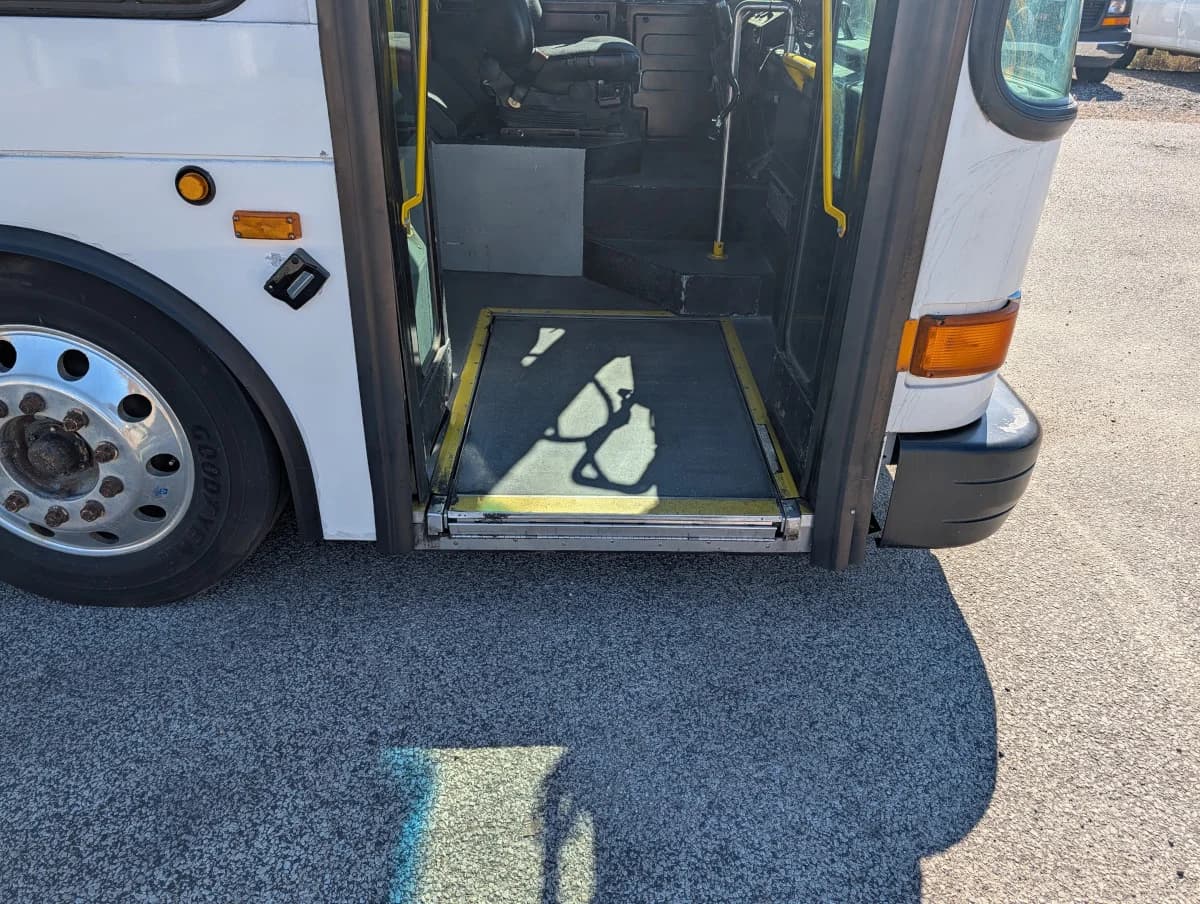 2007 Gillig Low Floor Transit - Thumbnail 6 2007 Gillig Low Floor Transit - Thumbnail 6