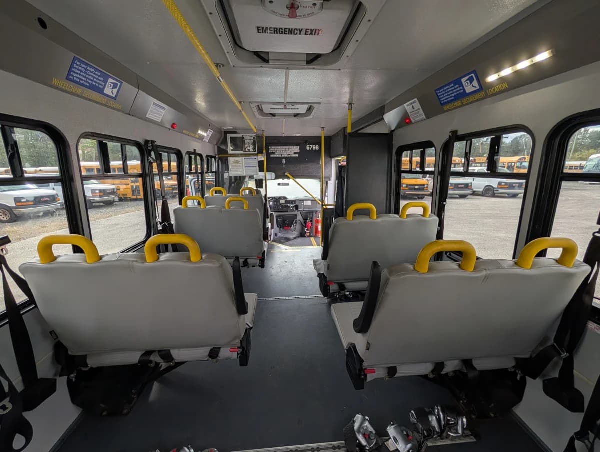 2017 Ford E-450 ADA 14 Passenger - Image 10 2017 Ford E-450 ADA 14 Passenger - Image 10