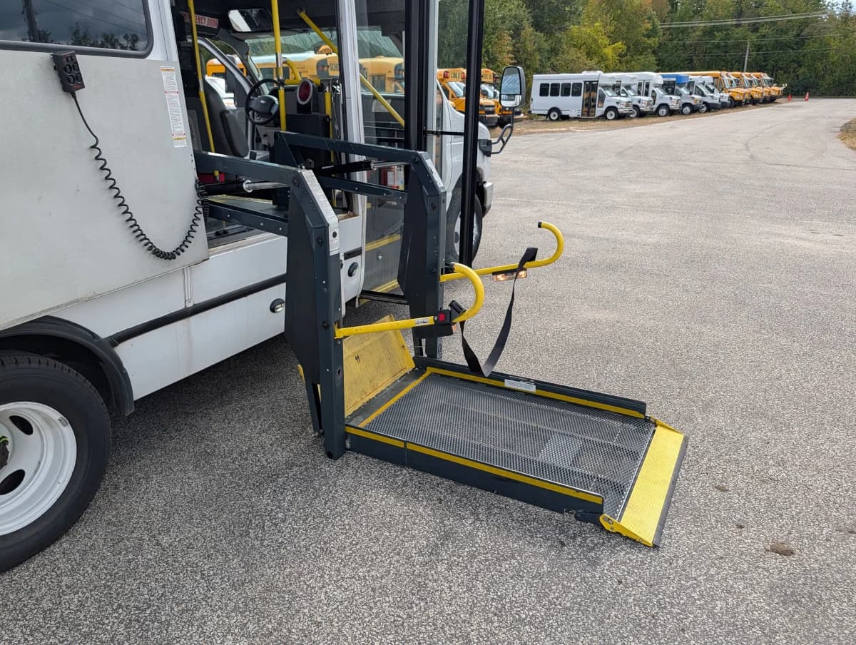 2017 Ford E-450 ADA 14 Passenger - Image 31 2017 Ford E-450 ADA 14 Passenger - Image 31