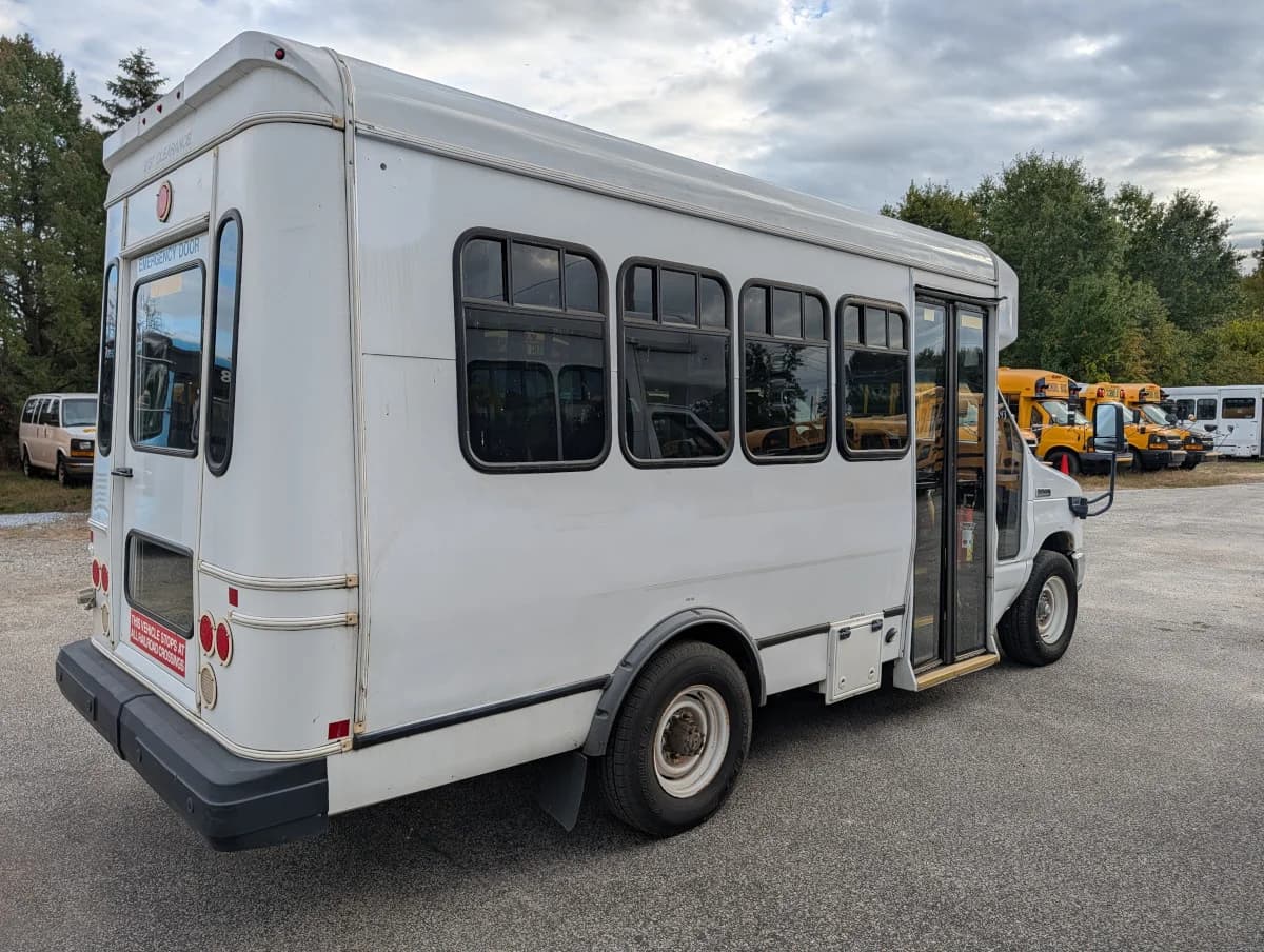 2016 Ford E350 Non-CDL 12P - Thumbnail 3 2016 Ford E350 Non-CDL 12P - Thumbnail 3