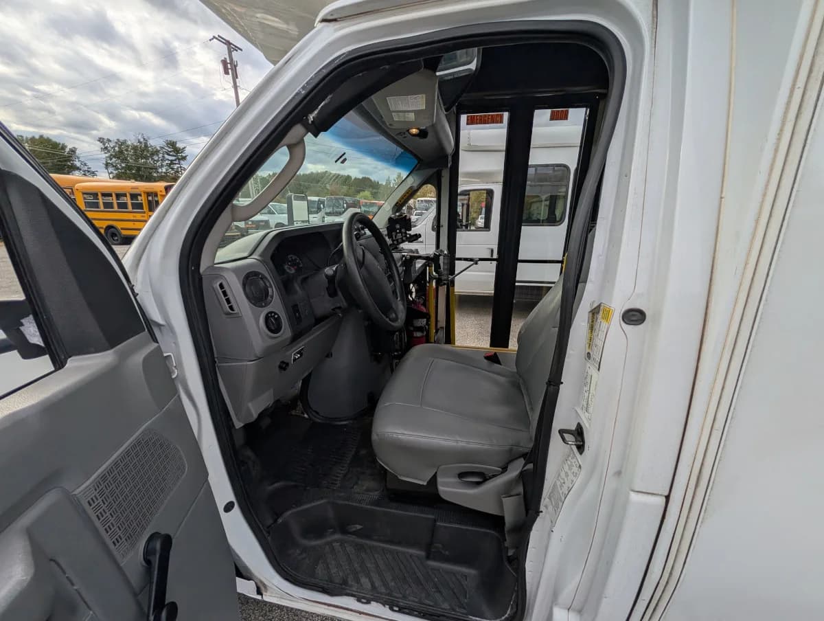 2016 Ford E350 Non-CDL 12P - Thumbnail 12 2016 Ford E350 Non-CDL 12P - Thumbnail 12