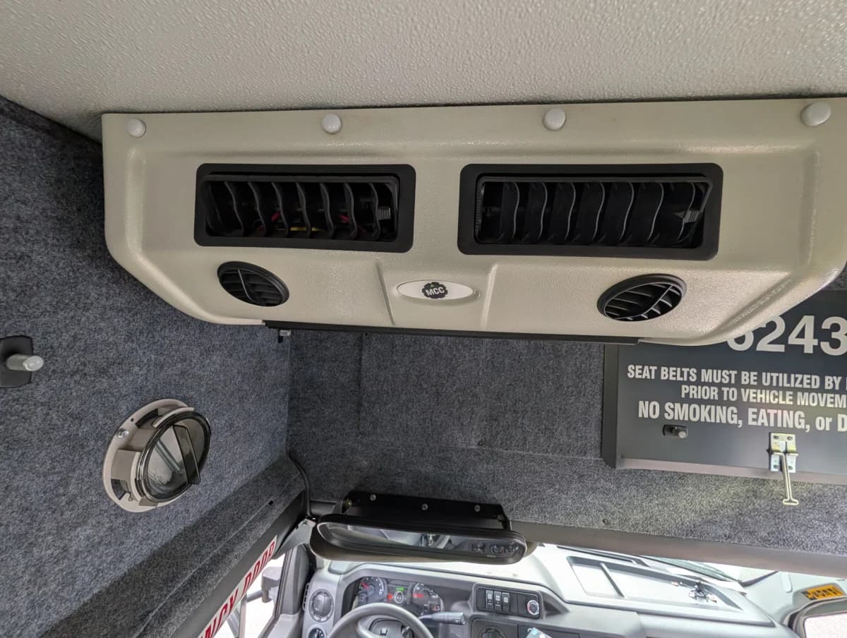 2016 Ford E350 Non-CDL 12P - Thumbnail 16 2016 Ford E350 Non-CDL 12P - Thumbnail 16