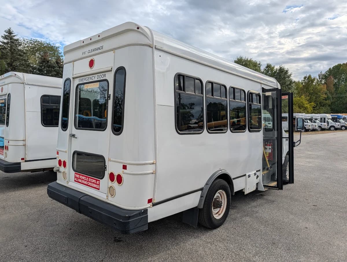 2016 Ford E-350 Shuttle 12P - Thumbnail 22 2016 Ford E-350 Shuttle 12P - Thumbnail 22