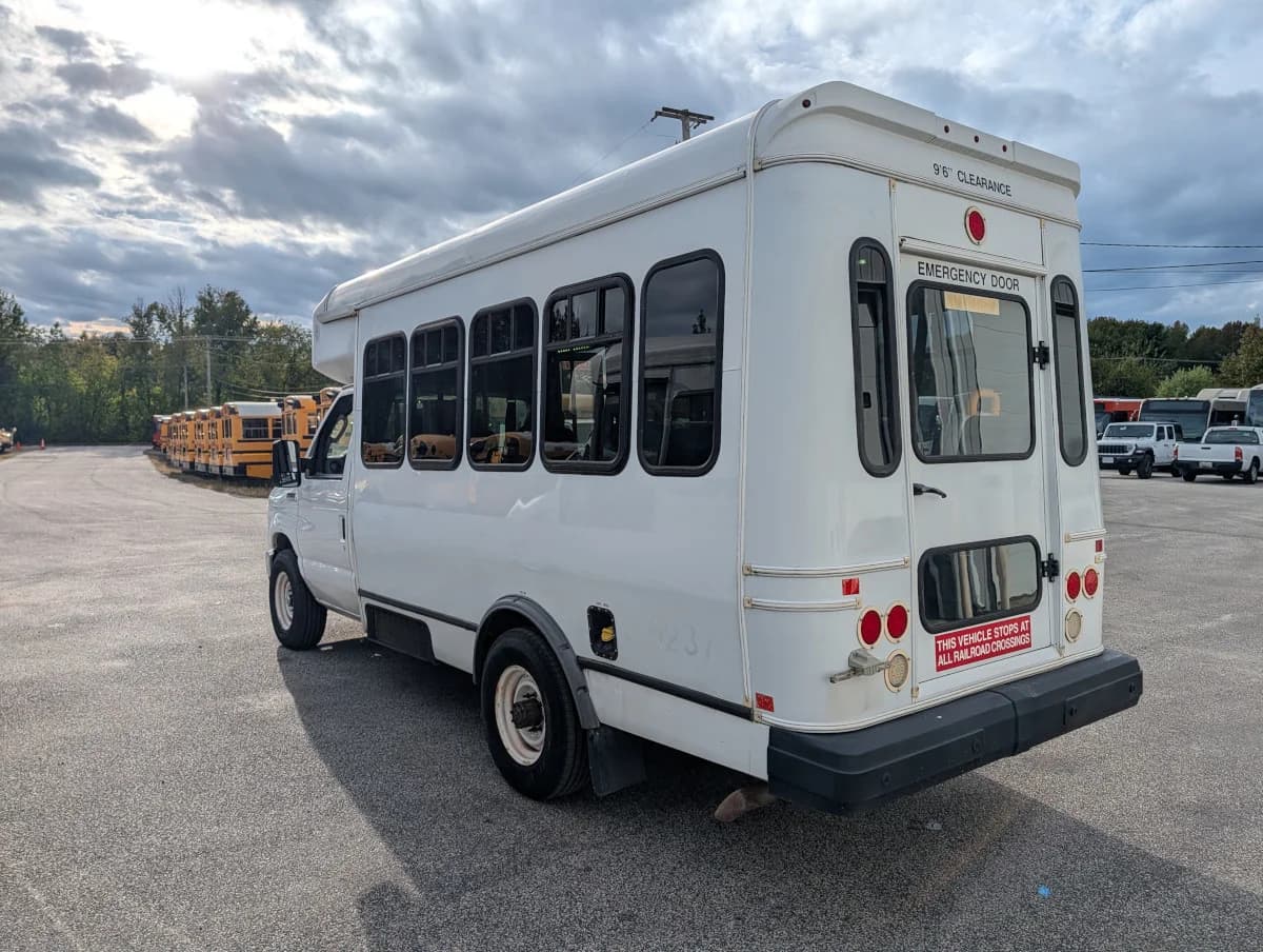 2016 Ford E-350 Shuttle 12P - Thumbnail 25 2016 Ford E-350 Shuttle 12P - Thumbnail 25