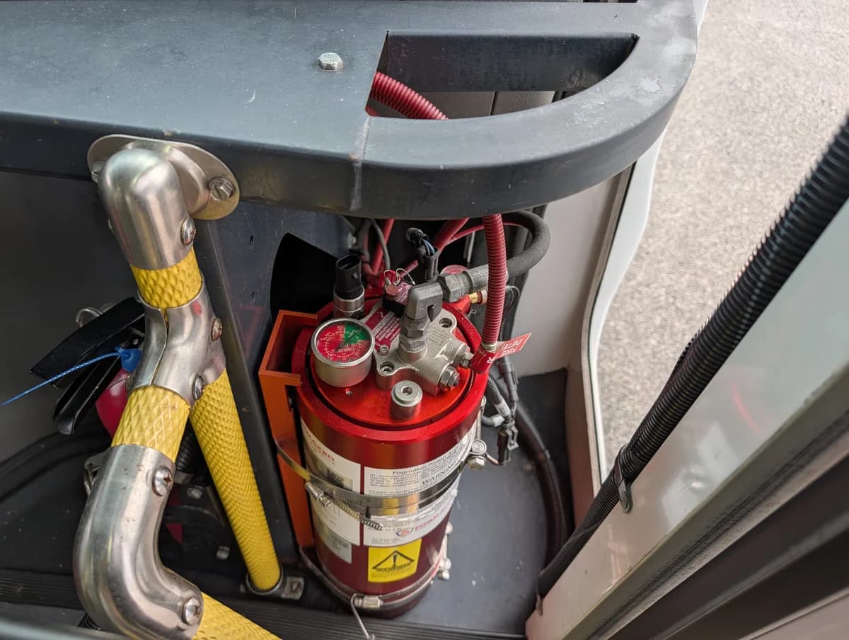 2016 Ford E-350 Shuttle 12P - Thumbnail 16 2016 Ford E-350 Shuttle 12P - Thumbnail 16