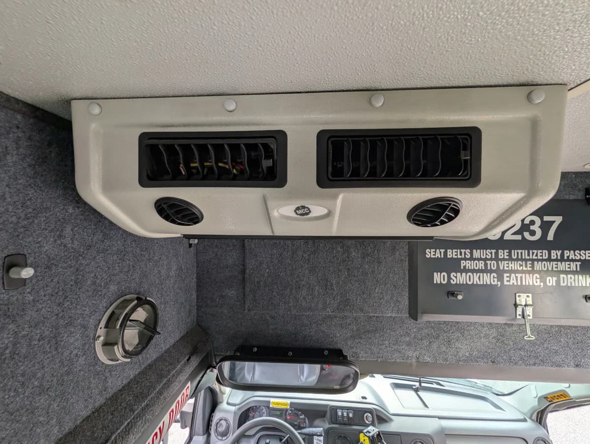 2016 Ford E-350 Shuttle 12P - Thumbnail 15 2016 Ford E-350 Shuttle 12P - Thumbnail 15