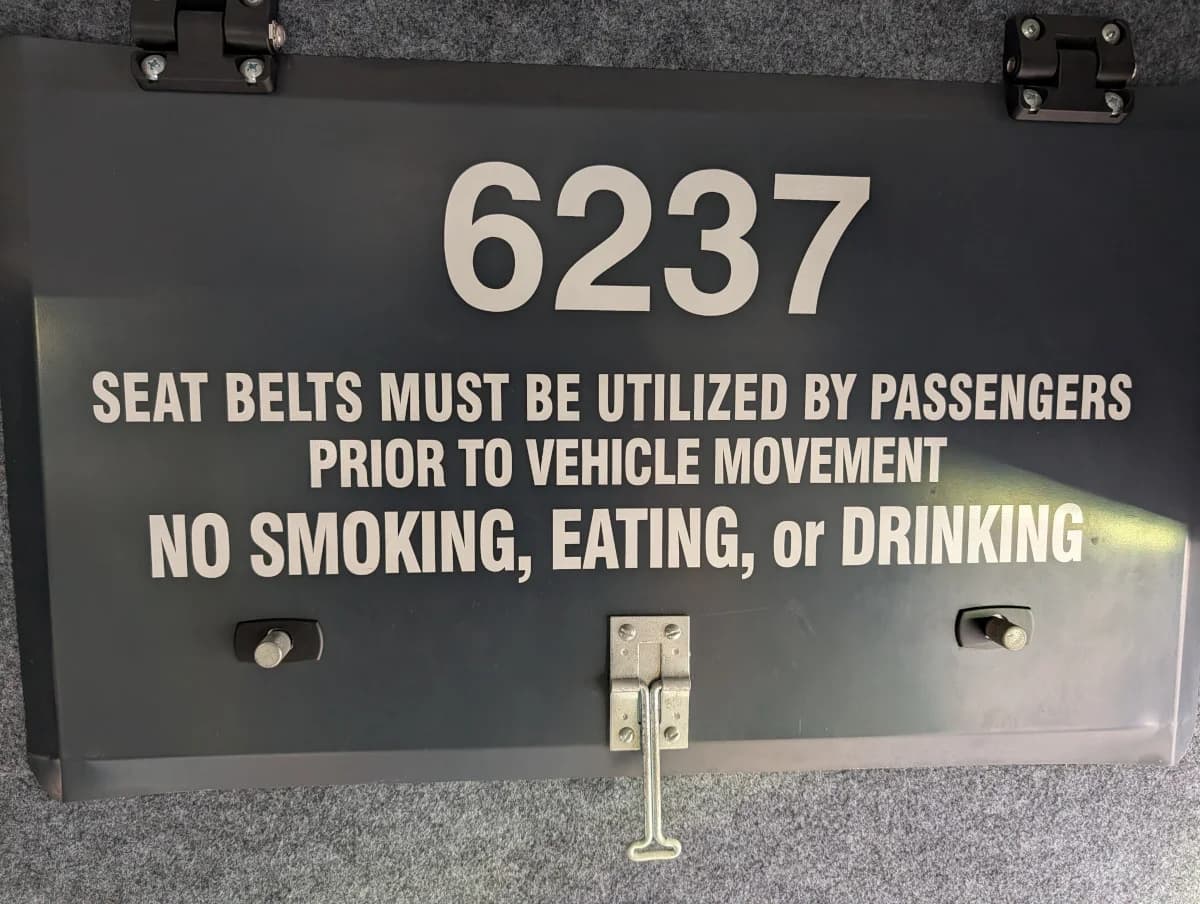 2016 Ford E-350 Shuttle 12P - Thumbnail 17 2016 Ford E-350 Shuttle 12P - Thumbnail 17