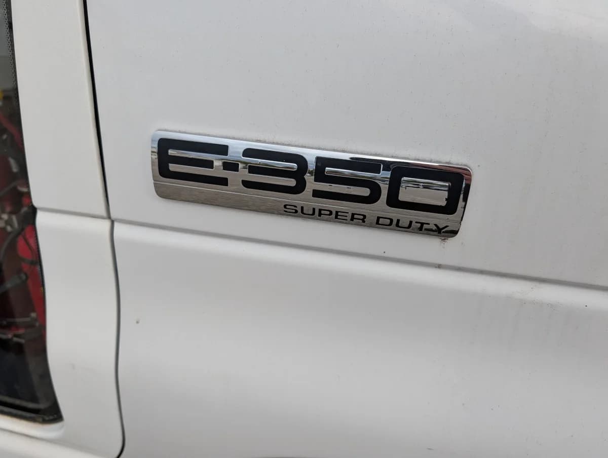 2016 Ford E-350 Shuttle 12P - Thumbnail 26 2016 Ford E-350 Shuttle 12P - Thumbnail 26