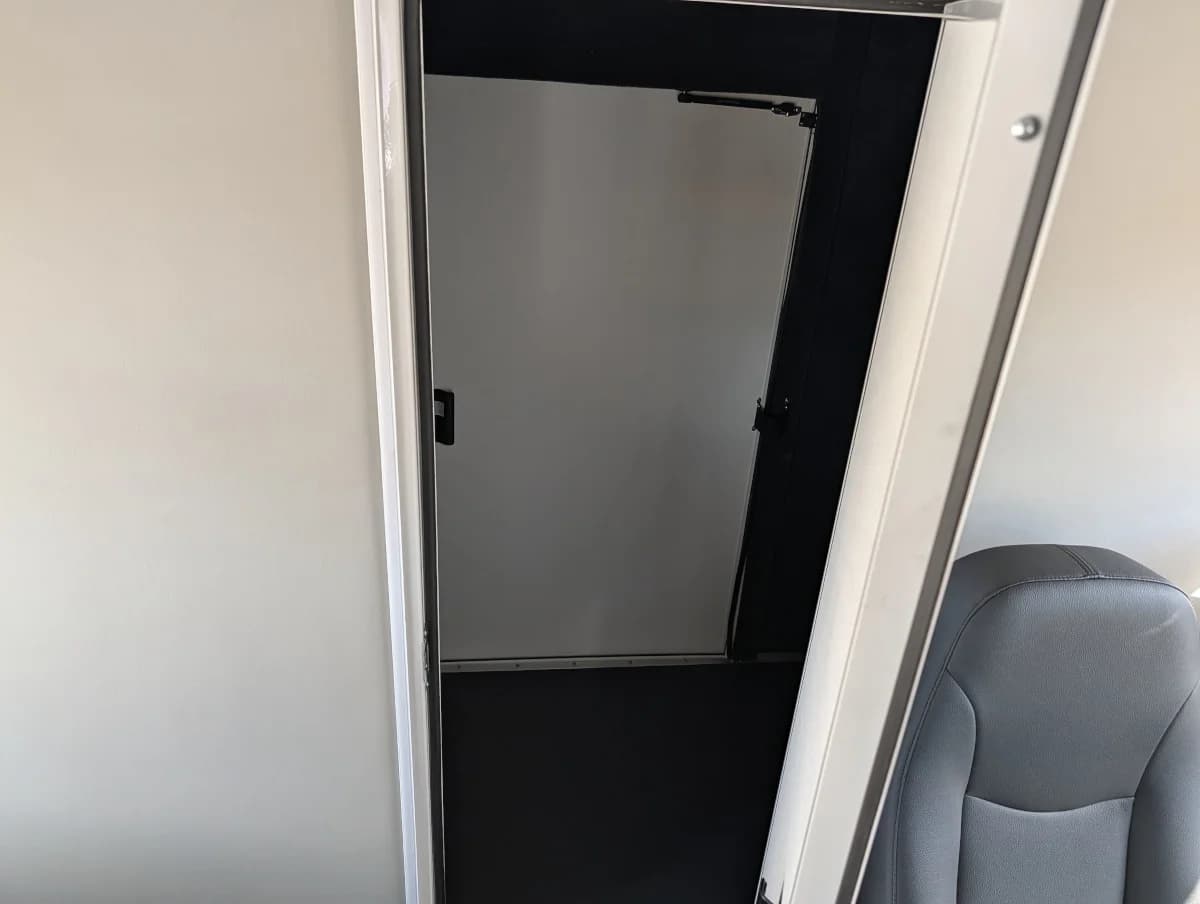 New In Stock 2025 E450 Lux Shuttle 14P - Thumbnail 16 New In Stock 2025 E450 Lux Shuttle 14P - Thumbnail 16